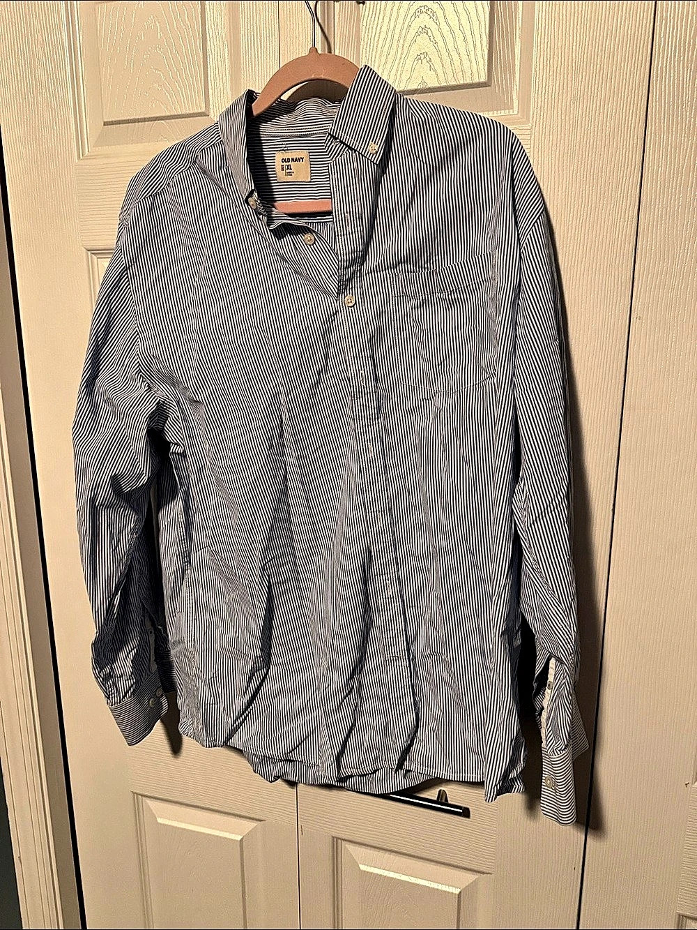 Old Navy Men's Striped Button Down in Blue & White Size XL